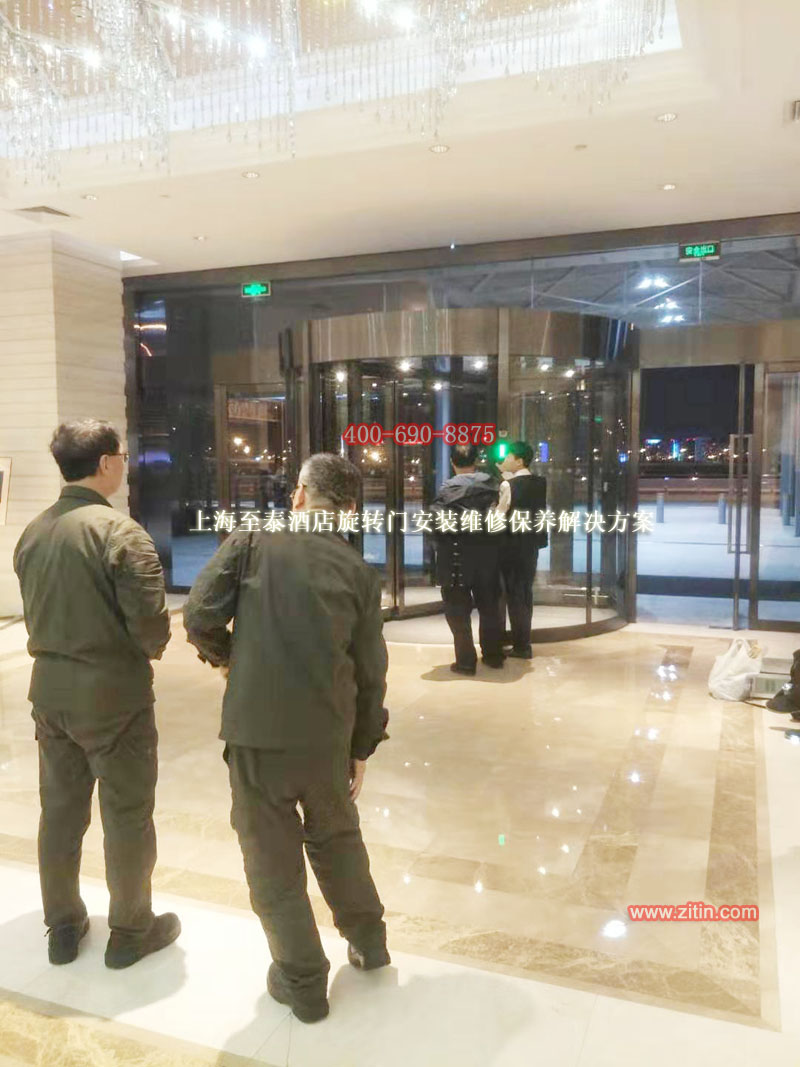 泊悦酒店旋转门